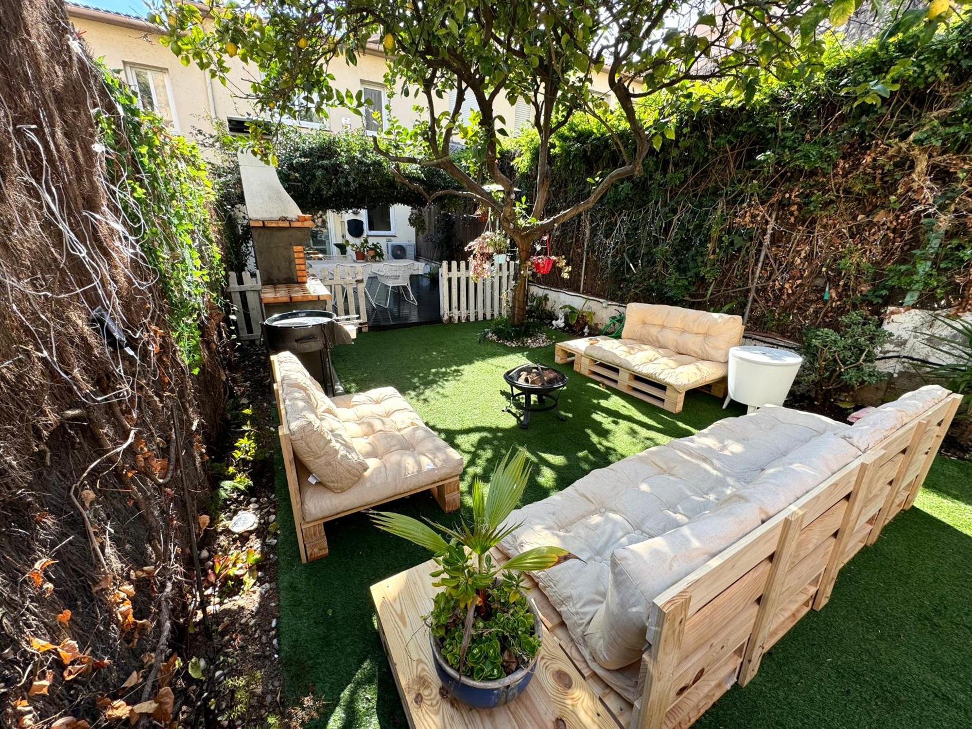 Casa En Masnou Junto A Playa Y Tren Villa Eksteriør bilde